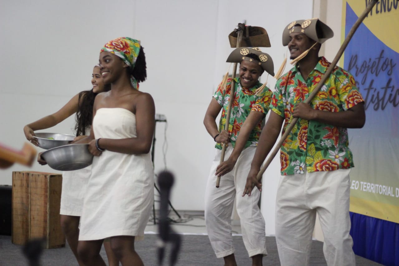 Estudantes da rede estadual apresentam projetos de arte e cultura em Paulo Afonso