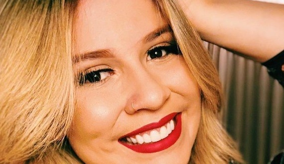 Em desabafo,  Marília Mendonça diz que odeia ser solteira: “Quero descanso”