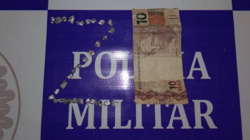 Polícia Militar prende mulher comercializando drogas em Paulo Afonso