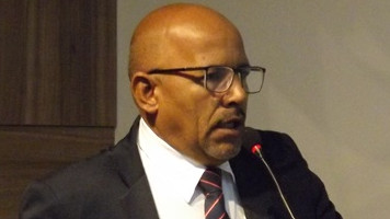 ‘Me telefone mais’, Zé Carlos não suporta mais ligações para mudar o voto em Jean