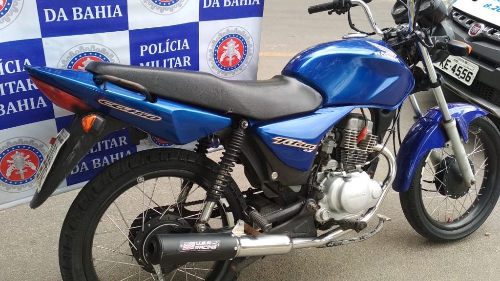 Jovem sem CNH é preso após praticar direção perigosa em Paulo Afonso