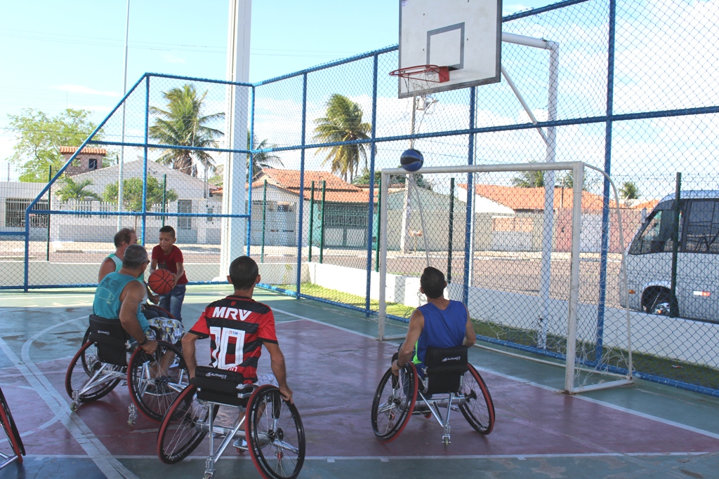 Associação de Paulo Afonso recebe cadeiras de rodas de basquete da Sudesb