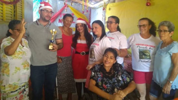 Mário Galinho recebe troféu dos pacientes da pousada do TFD