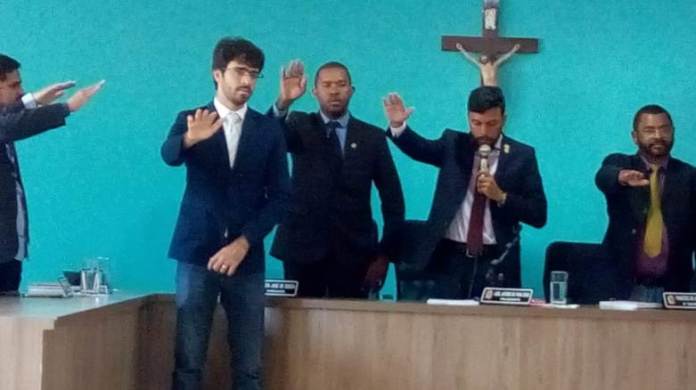 Prefeito é cassado pela Câmara e vice toma posse em Abaré (BA)