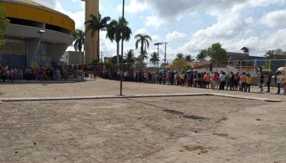 Pauloafonsinos madrugam em filas para a Biometria; mais de 27 mil não se cadastraram (Fotos e Vídeo)