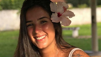 Universitária de 20 anos morre eletrocutada em festival de funk