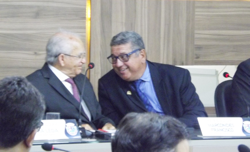 A pedido do prefeito Luiz de Deus, câmara antecipa votação do projeto da Embasa para quinta (25)