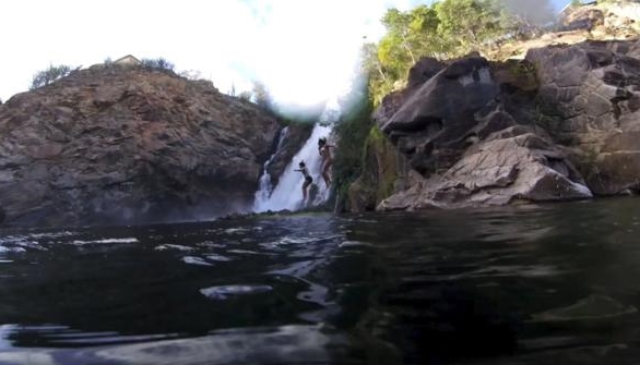 Chesf proíbe banho no “Paraíso” e 18 jovens são levados para Delegacia de Polícia