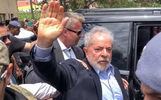 Pena de Lula é reduzida para 8 anos e 10 meses