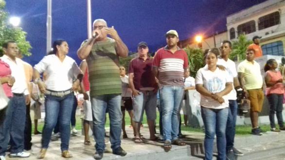 Populares vão às ruas de Paulo Afonso pela permanência de comandante: “Diga não à saída do Cachorrão” (vídeos e fotos)