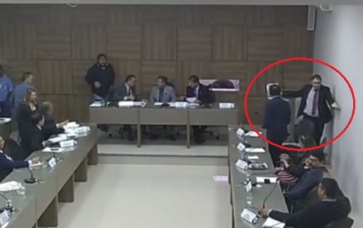 Mário Galinho faz desabafo após travar debate por direito de pronunciamento: “Por que tanto medo da minha fala?” (Vídeo)