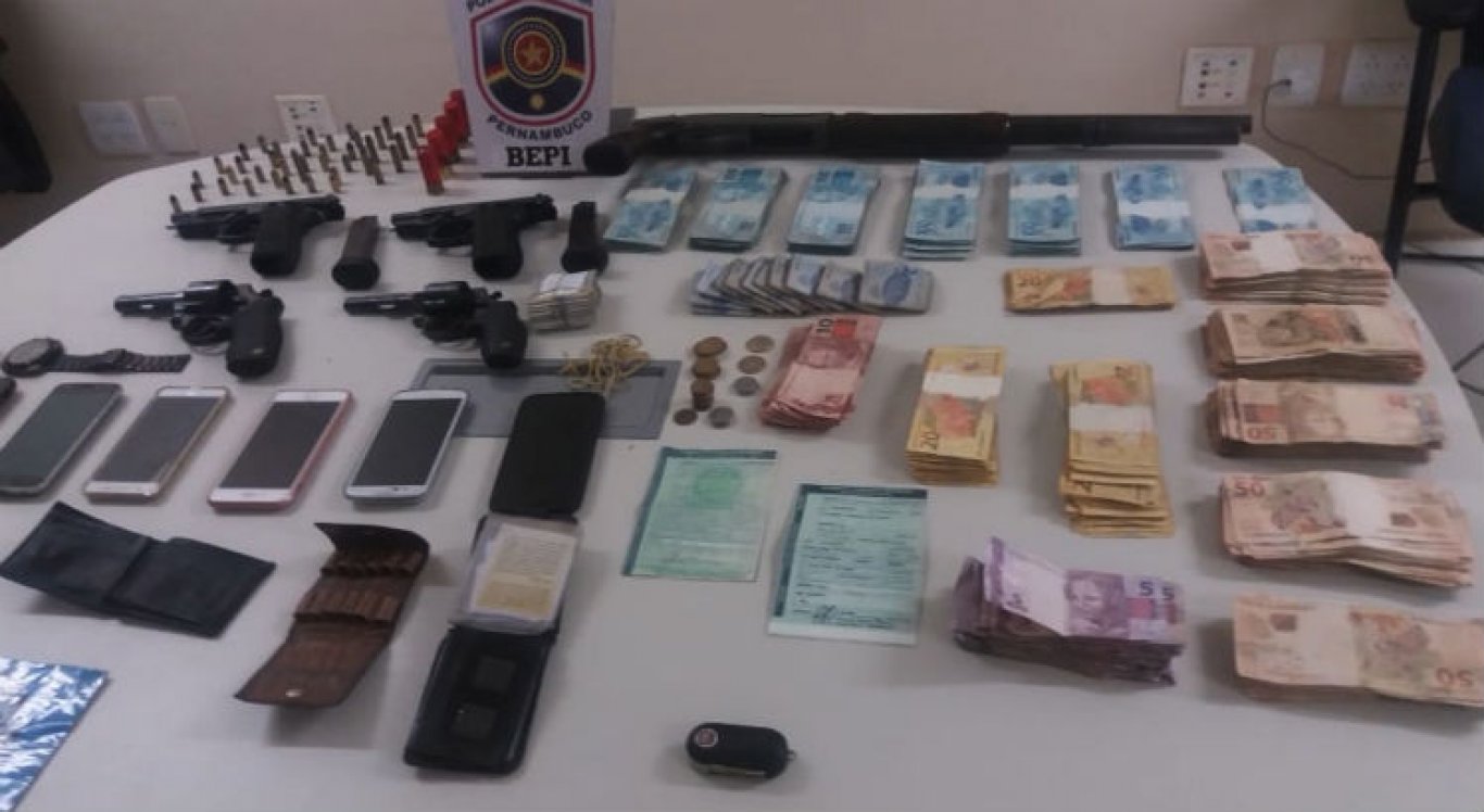 Quadrilha morta pela PM na Paraíba era especializada em assaltos a bancos (Fotos e vídeo)