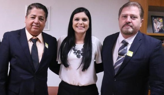 Deputada Dayane Pimentel destina quase meio milhão de reais para revitalização do Balneário Prainha