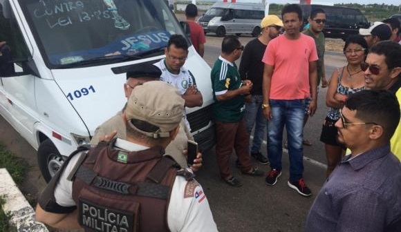 20° BPM mantém a paz em manifestações dos motoristas de vans em Paulo Afonso e região