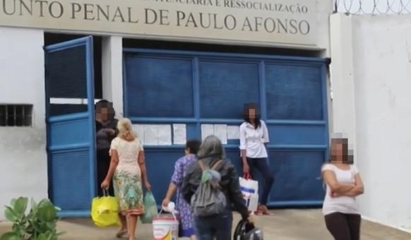 Quase um mês após Justiça determinar transferência de detentos, presídio de Paulo Afonso segue superlotado
