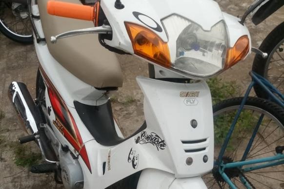 Policiais Militares flagram menor conduzindo motoneta com chassi adulterado próximo à UNEB