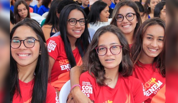 Águias Montessori participam do Aulão Solidário Em Foco no Enem em Delmiro Gouveia