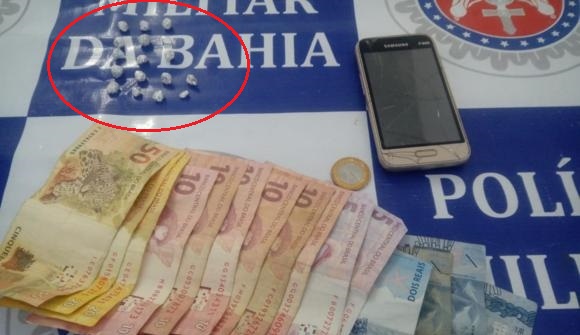PM apreende pedras de crack na feira livre de Paulo Afonso com garota de 15 anos