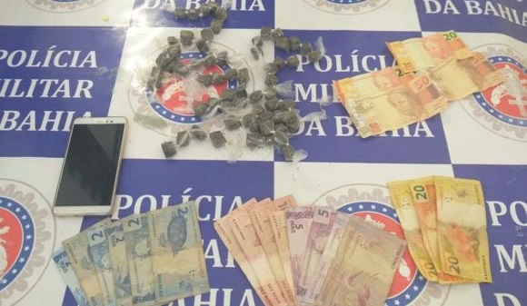 GTM prende jovem com dinheiro falso e mais de 60 balinhas de maconha em Paulo Afonso