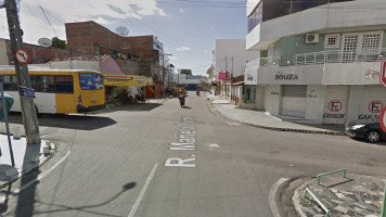 Jovem de 20 anos é suspeito de atropelar idosa ao empinar moto no centro de Paulo Afonso