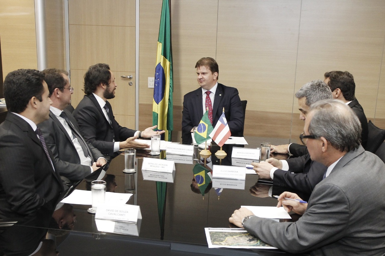 Após reunião com ministro e Codevasf, Negromonte Jr. anuncia recursos para os perímetros irrigados