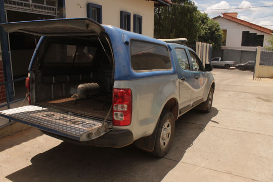 Casal é ameaçado de morte após negar comida; pedinte também quebrou portão da casa