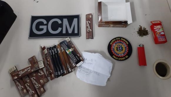 Guarda Civil Municipal flagra suspeito de tráfico de drogas no Parque Balneário