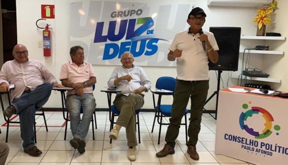 No evento de Luiz, Paulo de Deus elogia Mário Júnior, e detona Anilton: “Esse rapaz não presta”
