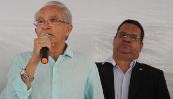 Luiz de Deus demite três do gabinete de Flávio Henrique e exonera duas diretoras de escola