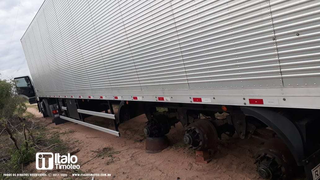 Caminhoneiro é mantido refém e bandidos roubam pneus em posto fiscal na BR-423, em Barragem Leste
