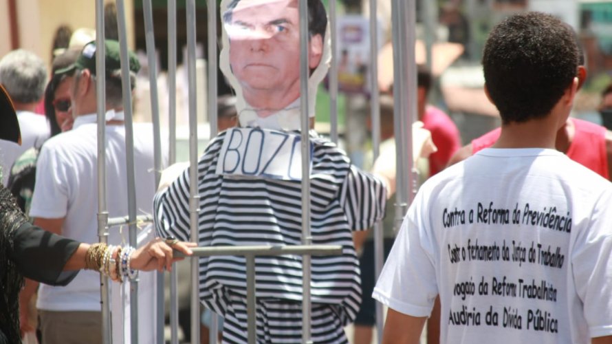 Carnaval: Militantes voltam com “Lula Livre” e querem prisão de Moro e Bolsonaro; veja fotos