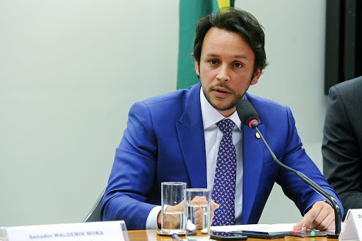 Mário Júnior se solidariza com Luiz e Paulo de Deus pela morte de sua irmã: “Que Deus conforte a toda família”