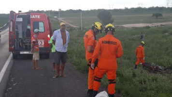 Colisão entre carro e moto resulta na morte de homem em trecho na BR-423 em Delmiro Gouveia