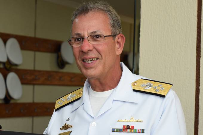 Bento Albuquerque, ministro de Minas e Energia, está com coronavírus