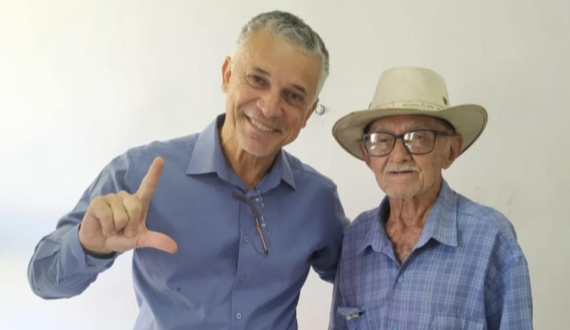 Dr. Luiz Neto, pré-candidato a prefeito de Paulo Afonso, recebe visita de um dos fundadores do PT na região