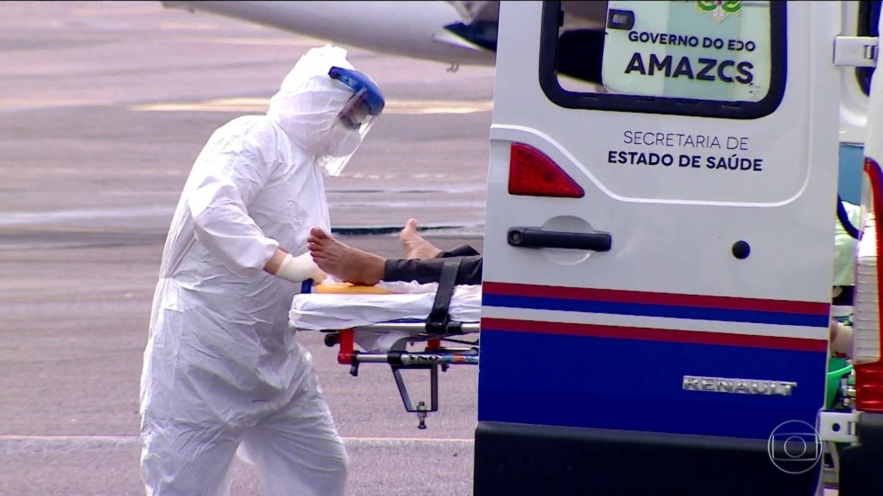 Brasil tem 407 mortes por Covid em 24 h, e total passa de 3,3 mil