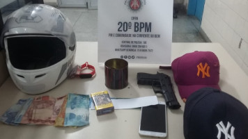 Dupla é presa após assaltar popular em frente a agência da Caixa Econômica do BTN