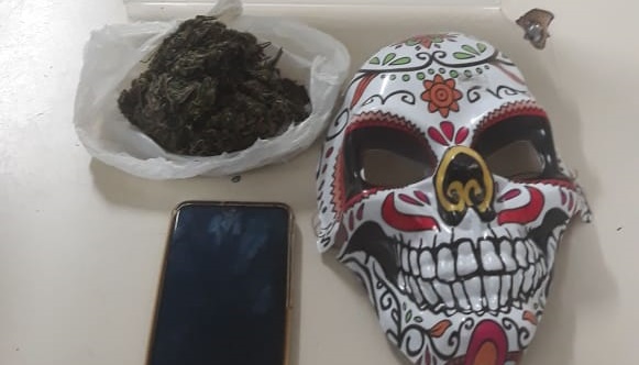 Após tentativa de fuga, homem é preso com maconha dentro de carro em PA