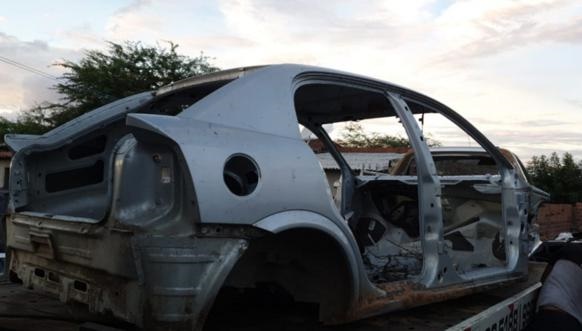 Quatro veículos roubados são recuperados em desmanche clandestino em Paulo Afonso