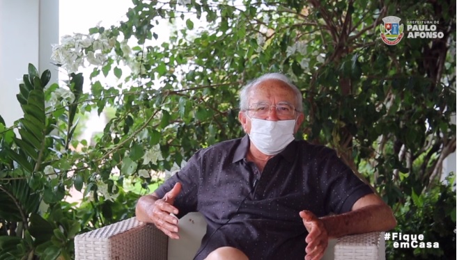 Após 14 dias com coronavírus, Luiz de Deus grava novo vídeo: “Não estou sentindo nada”