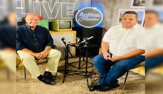 Anilton realiza live no aniversário da cidade e recebe como convidado o vice-prefeito Flávio Henrique