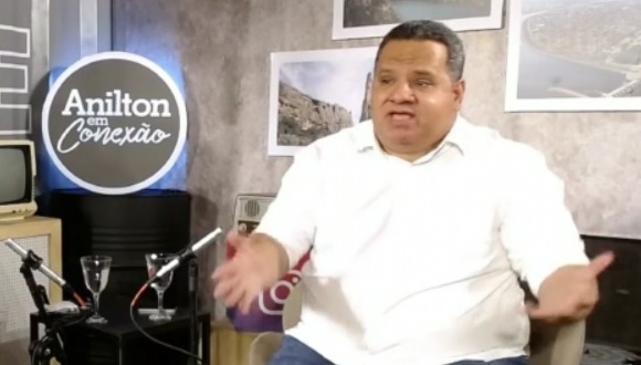 Para Flávio Henrique, gestão de Luiz de Deus na crise da pandemia é inapetente, incapaz e incompetente