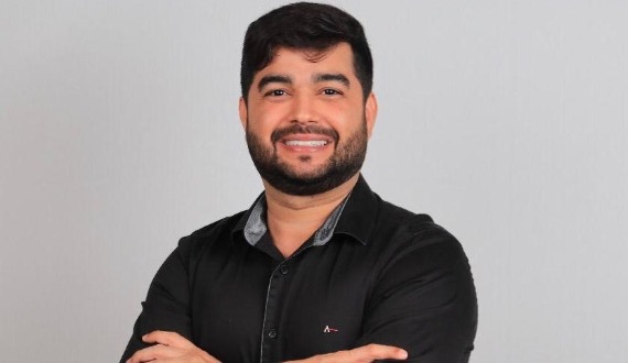 Pré-candidato a vereador Fábio Barreto grava vídeo com críticas ao governo municipal: “A praça do lixo na Vila Nobre”