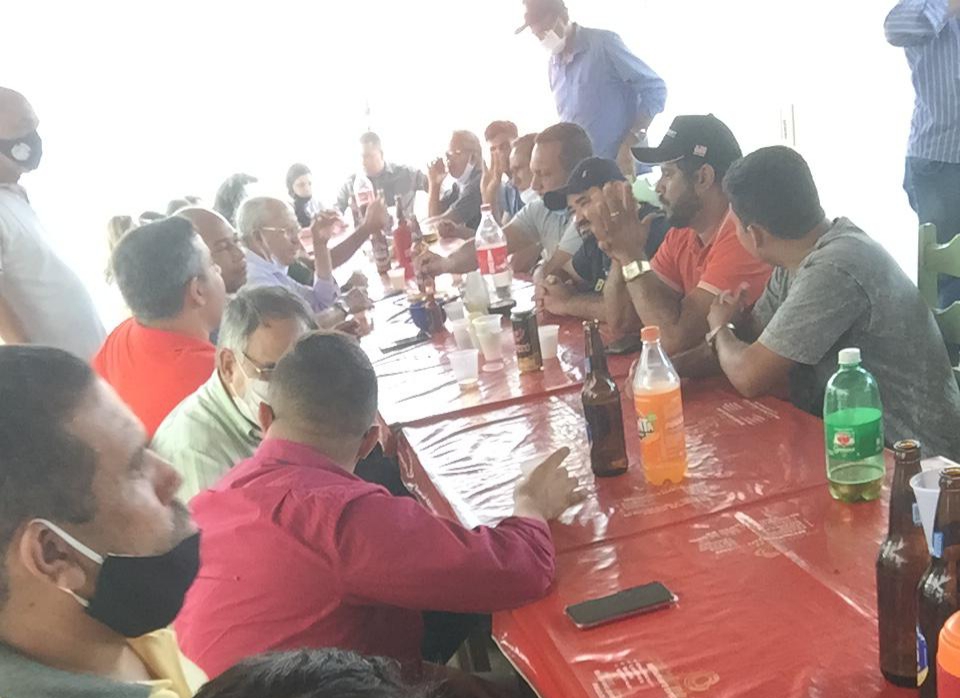 “Faça o que eu digo não faça o que eu faço”, diz leitor sobre foto que viralizou nas redes sociais