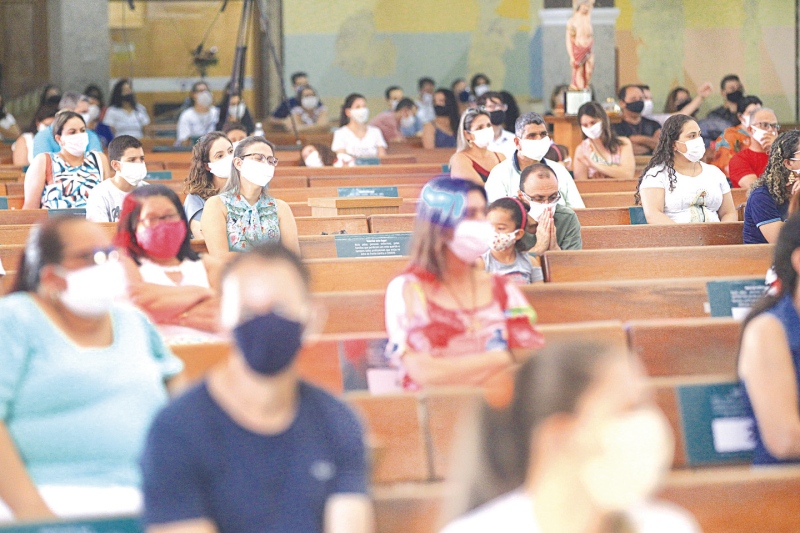 Após vídeo com desabafo de pastor, prefeito Luiz de Deus recua e autoriza abertura de igrejas até 20h