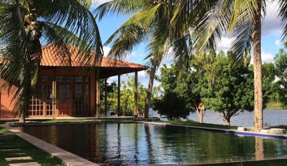 Recanto do Sabiá: vende-se linda propriedade com 950 metros de beira rio, casa com piscina e mais; veja fotos