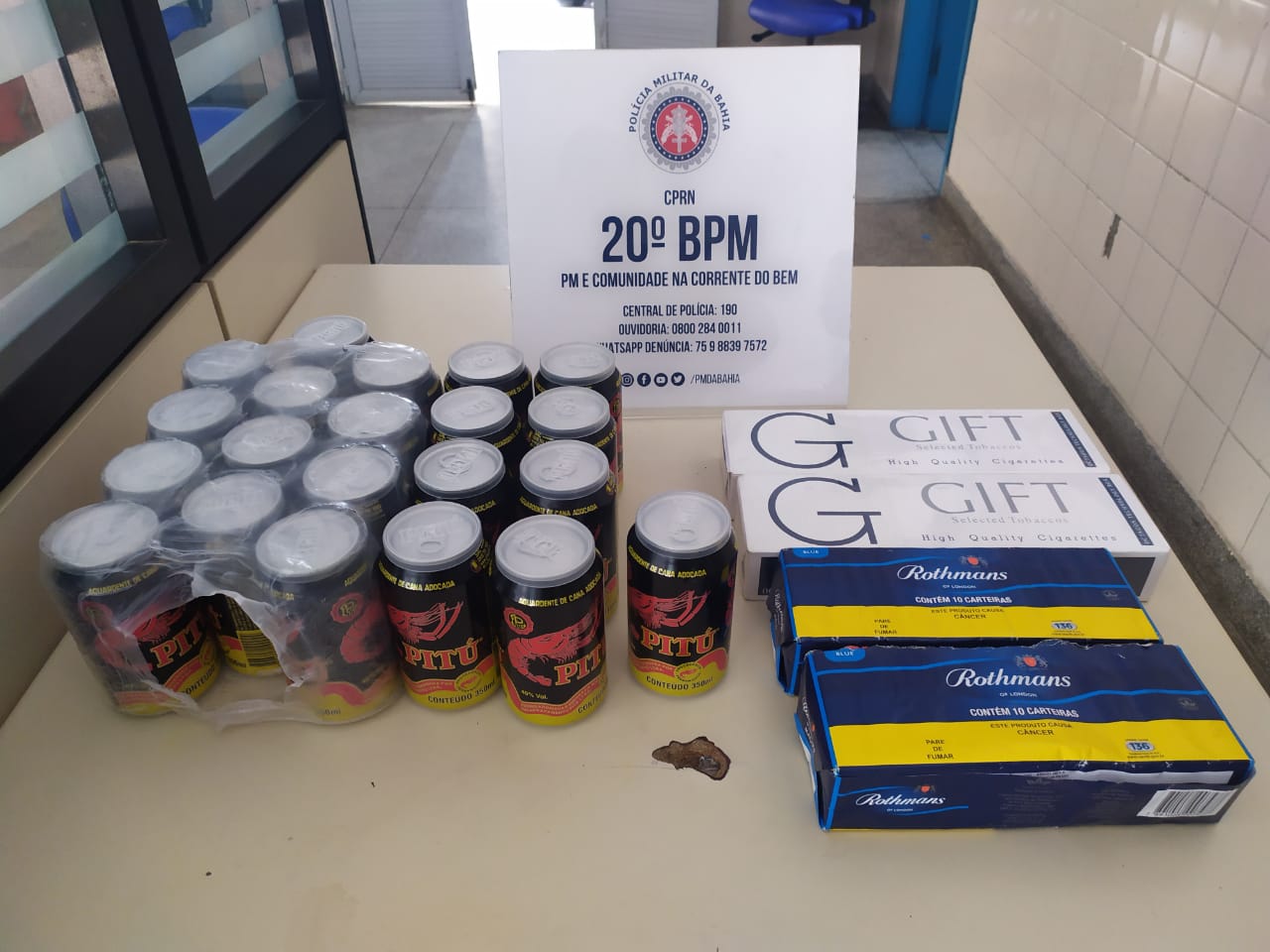 Dupla é presa após arrombar mercado e furtar 21 latas de Pitú e cigarros em Paulo Afonso