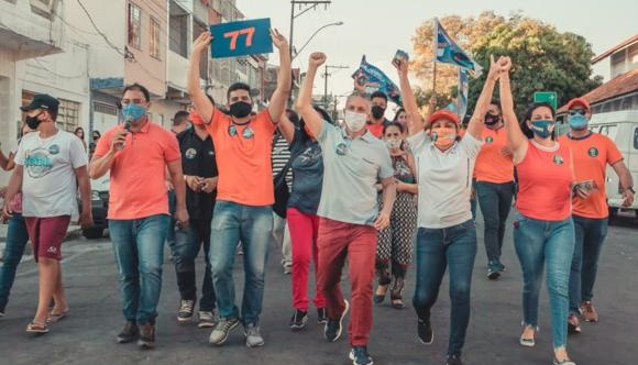 Mário Galinho e Dr. Neto realizam caminhada no Bairro N. Sra. de Fátima