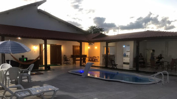 Aluga-se chácara para finais de semana, temporada e outros. Com piscina e a 6 km do centro de PA