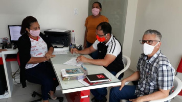 Mário Galinho e Dr. Neto assinam carta compromisso de políticas educacionais da APLB